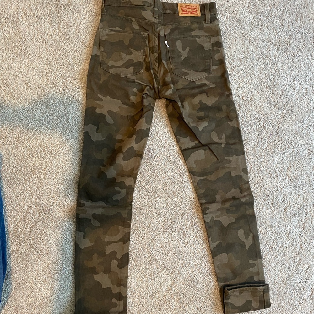 Levi’s - Picture 2 of 3